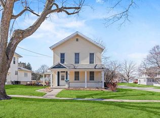 121 N Avenue C, Washington, IA 52353