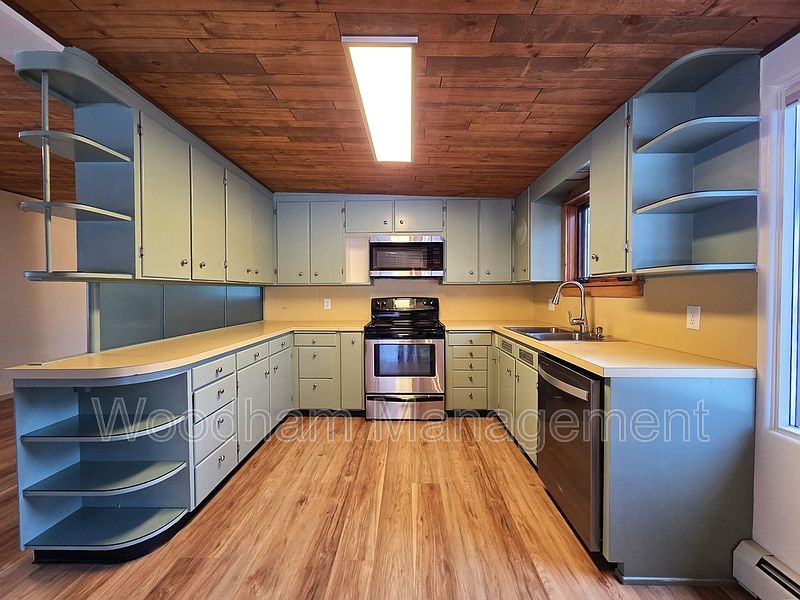 1st image of 621 S 14th Ave