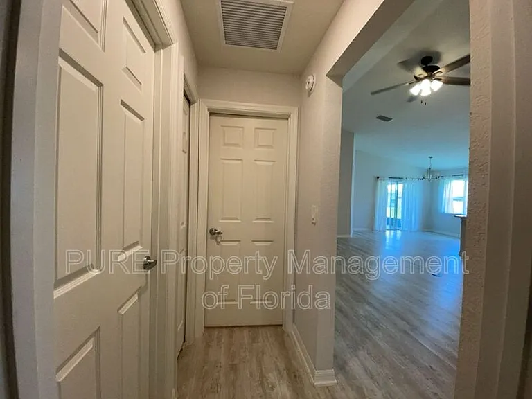 8925 SE 43rd Ave — Photo 17