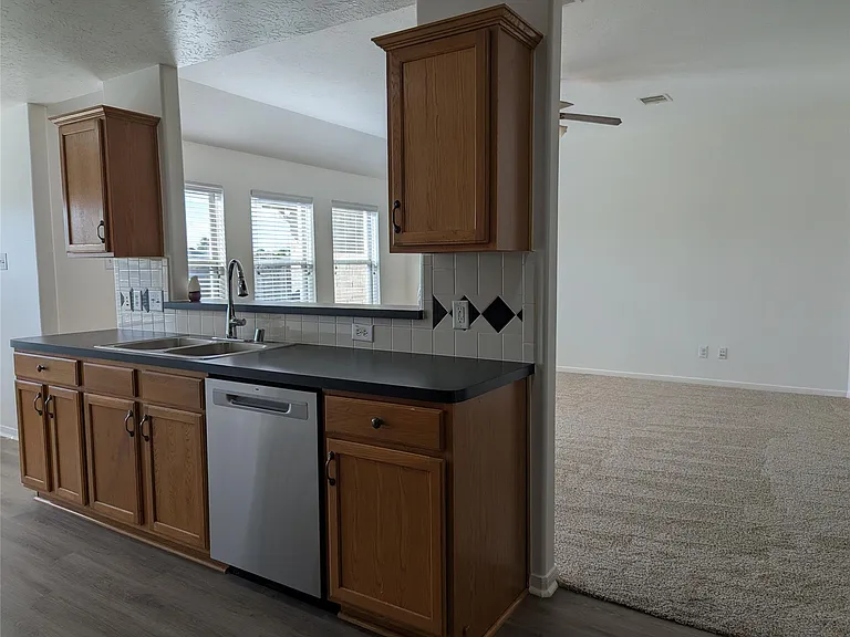 5618 Savannah Woods Ln — Photo 26