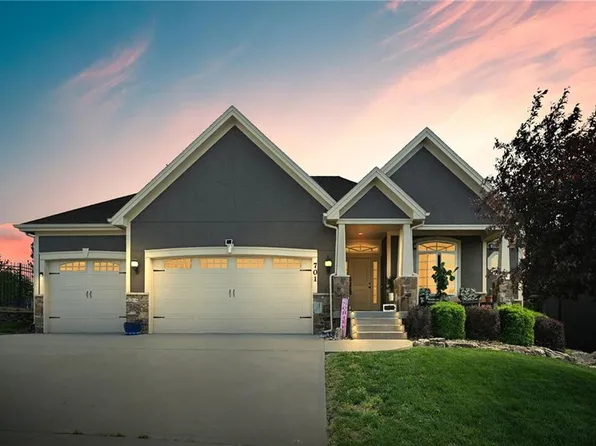 701 Crestridge Dr, Kearney, MO 64060