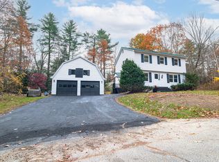 64 Roberta St, Farmingdale, ME 04344