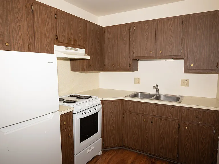 Freedom Ring Apartments — Photo 4