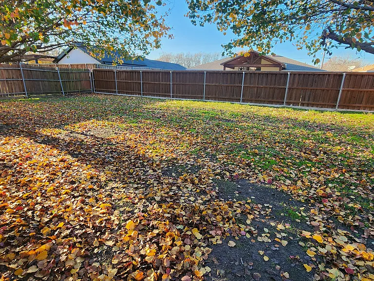 7713 Creek Wood Dr — Photo 14