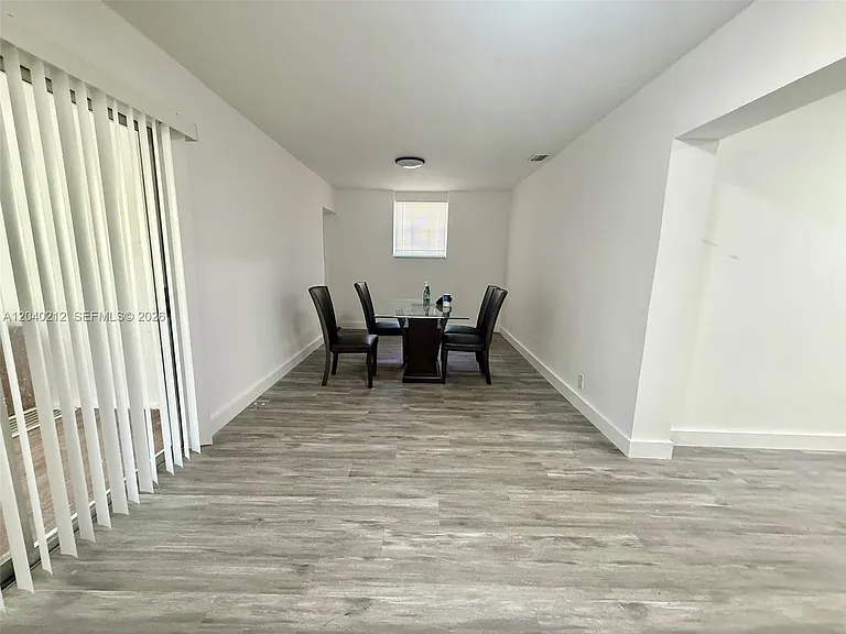 730 SW 5th St #1 — Photo 5