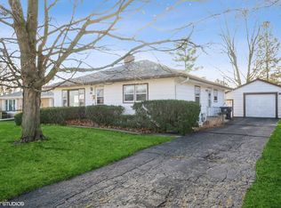 2233 9th Pkwy, Waukegan, IL 60085