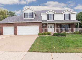 3842 Parkdale Dr, Bettendorf, IA 52722