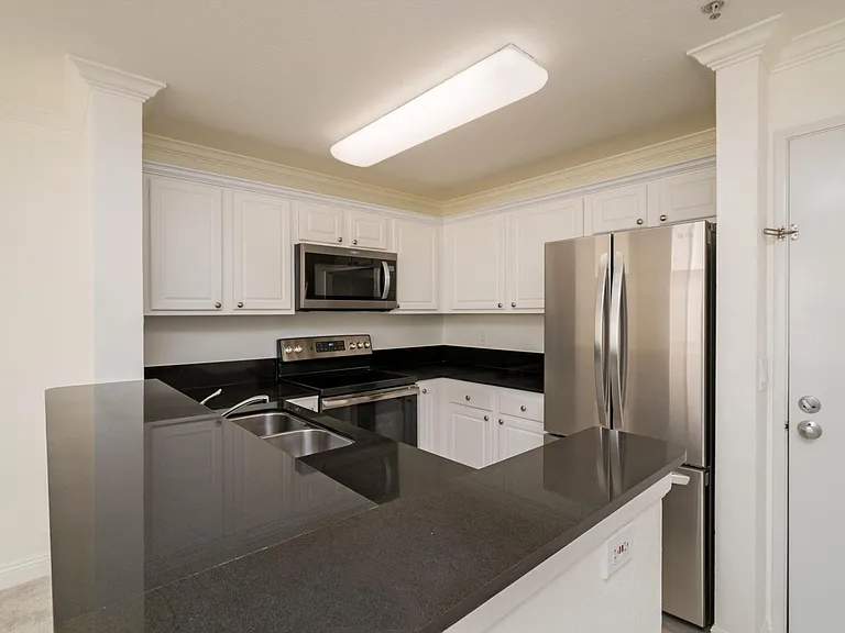 3550 Lebon Dr #6425 — Photo 4