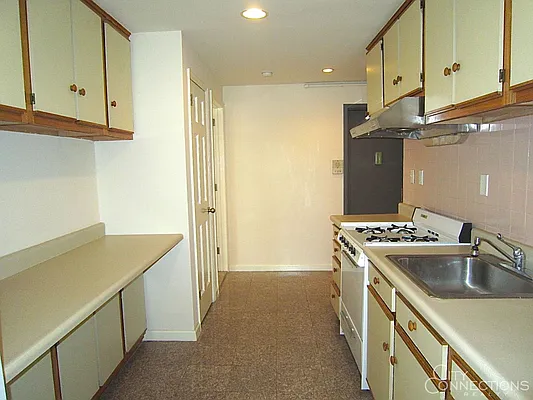 Rented by City Connections Realty | media 39