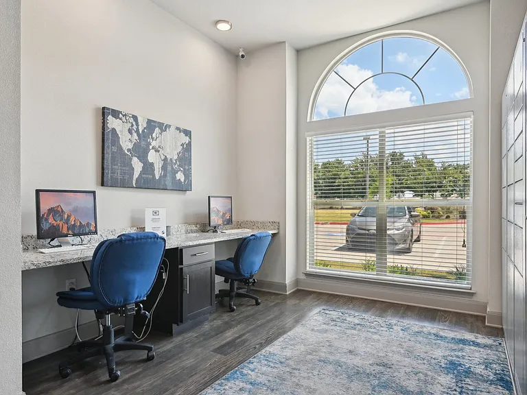Riverside Apartments — Photo 19