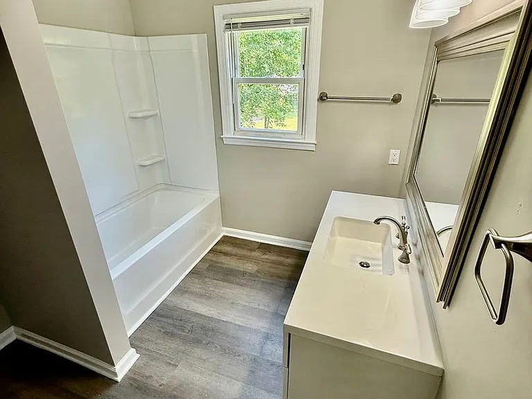 3910 Harwood St — Photo 3