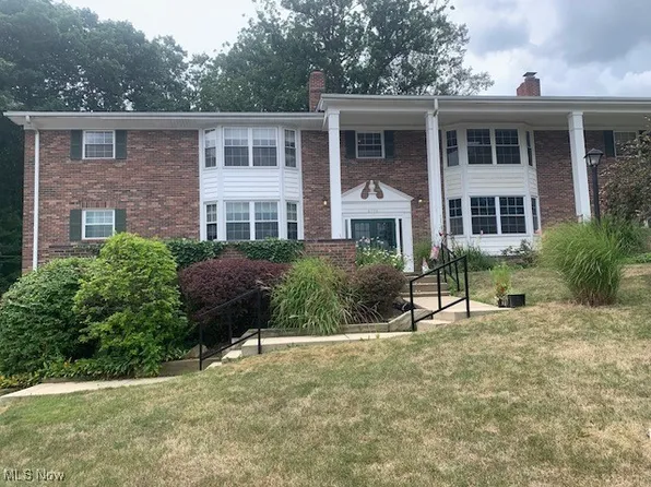 6990 Carriage Hill Dr APT 201, Brecksville, OH 44141