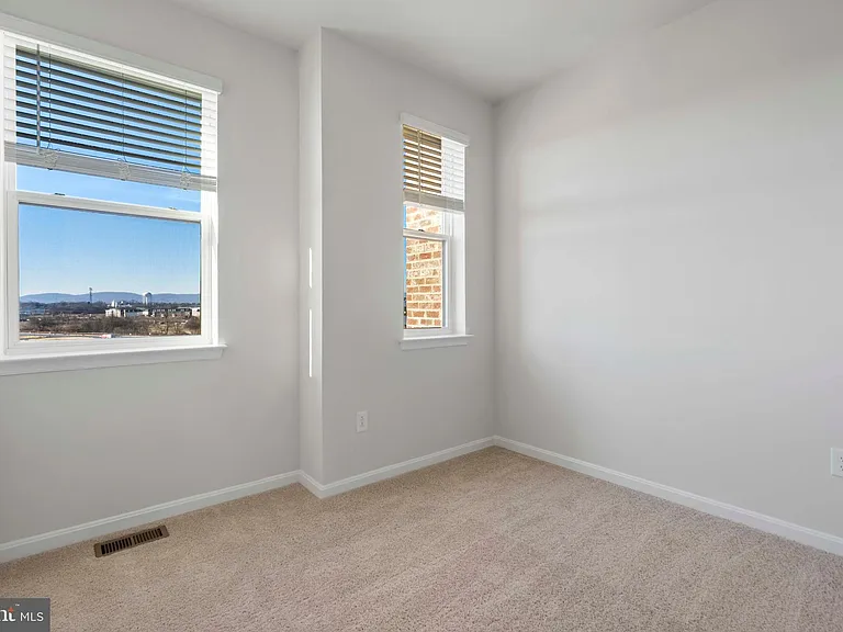 462 Tiller St — Photo 26