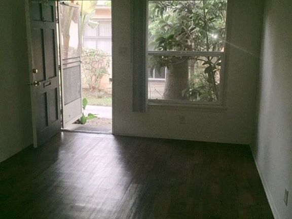 5th image of 3716 1/2 Jasmine Ave #6937003