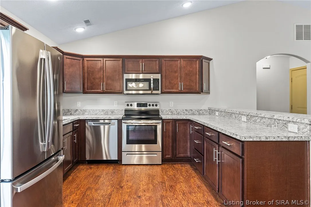 3 bed, 2.0 bath, 1339 sqft, $1,975 — Photo 4