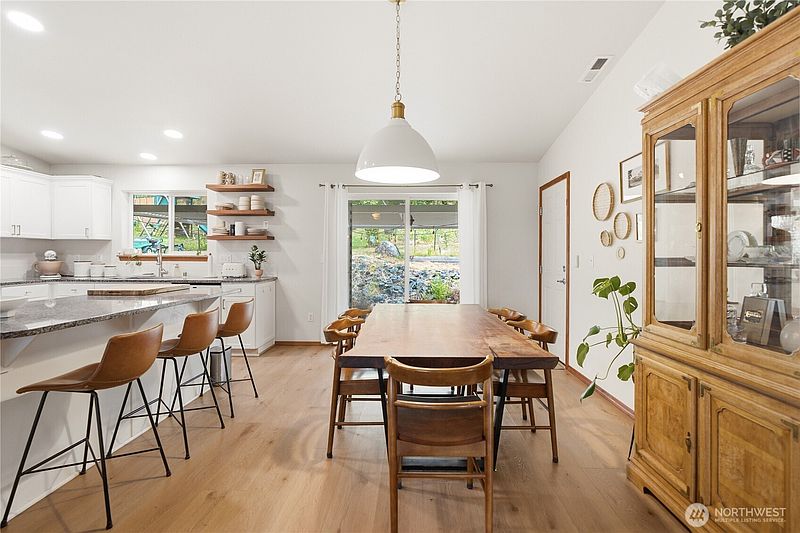 5th image of 1207 34th Street