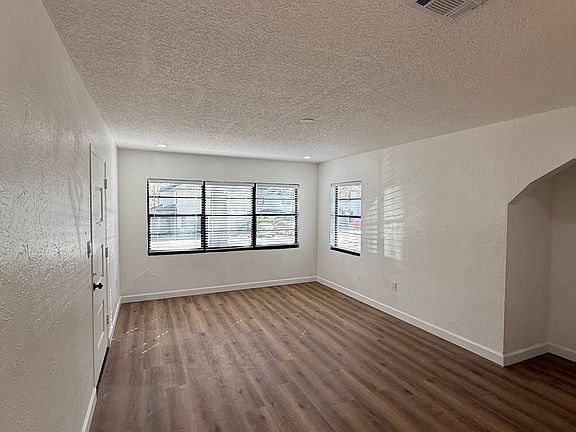 4th image of 1000 Sumter St #1000