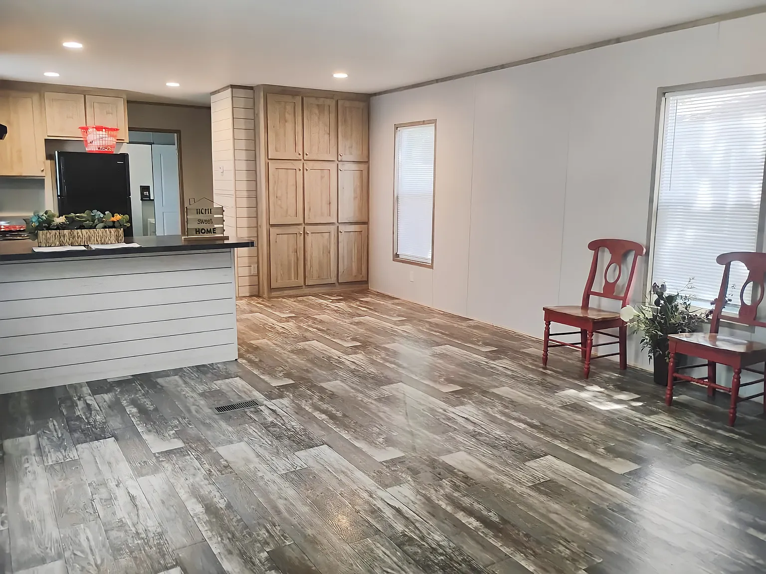 3 bed, 1216 sqft, $1,390 — Photo 4
