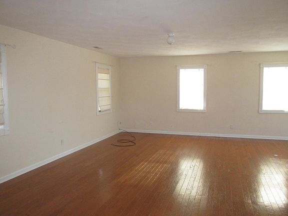 5th image of 1087 Snowberry Hill Dr