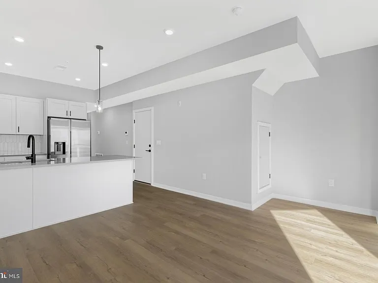 919 N 15th St #3 — Photo 8