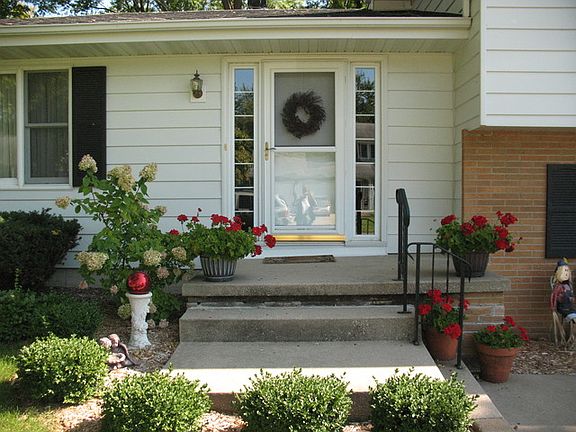 3rd image of 108 Glenwood Ln