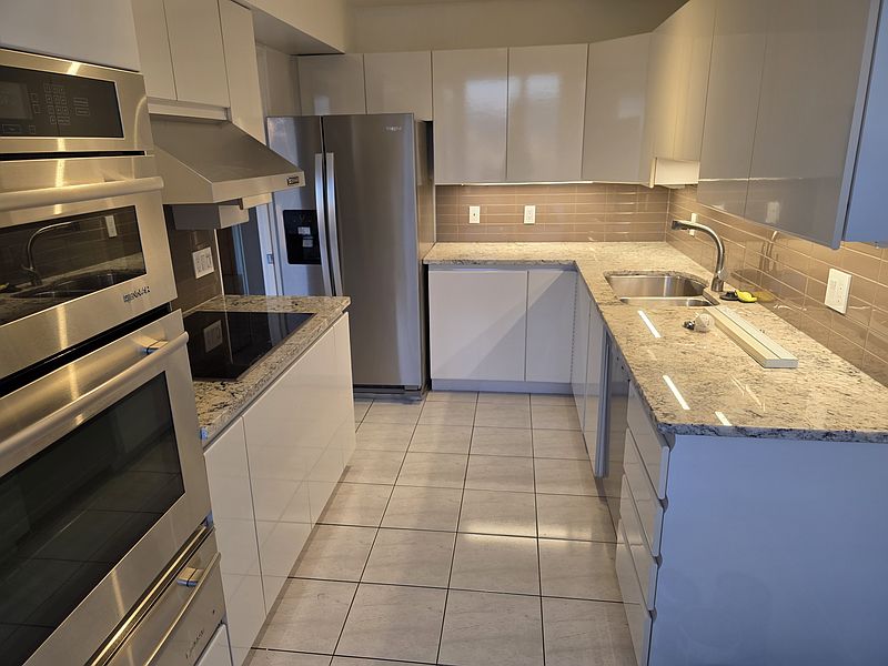 Vancouver Apartment for rent - 2 Bedrooms — photo 3