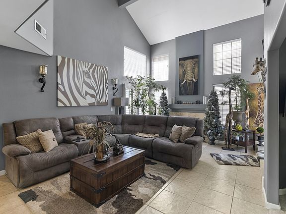 4th image of 7444 Bellingham Ave