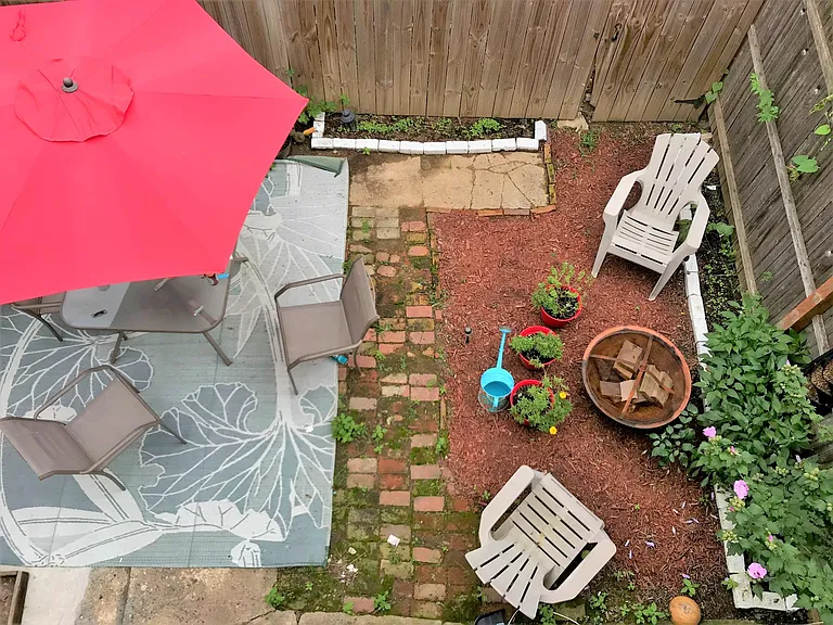 1627 Wallace St #1R — Photo 1