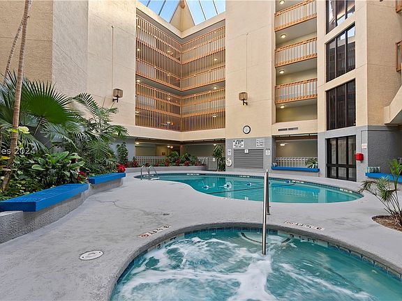 4th image of 10 Lemoyne Avenue #105