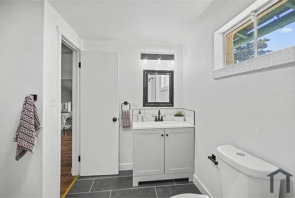 6725 Irving St — Photo 16