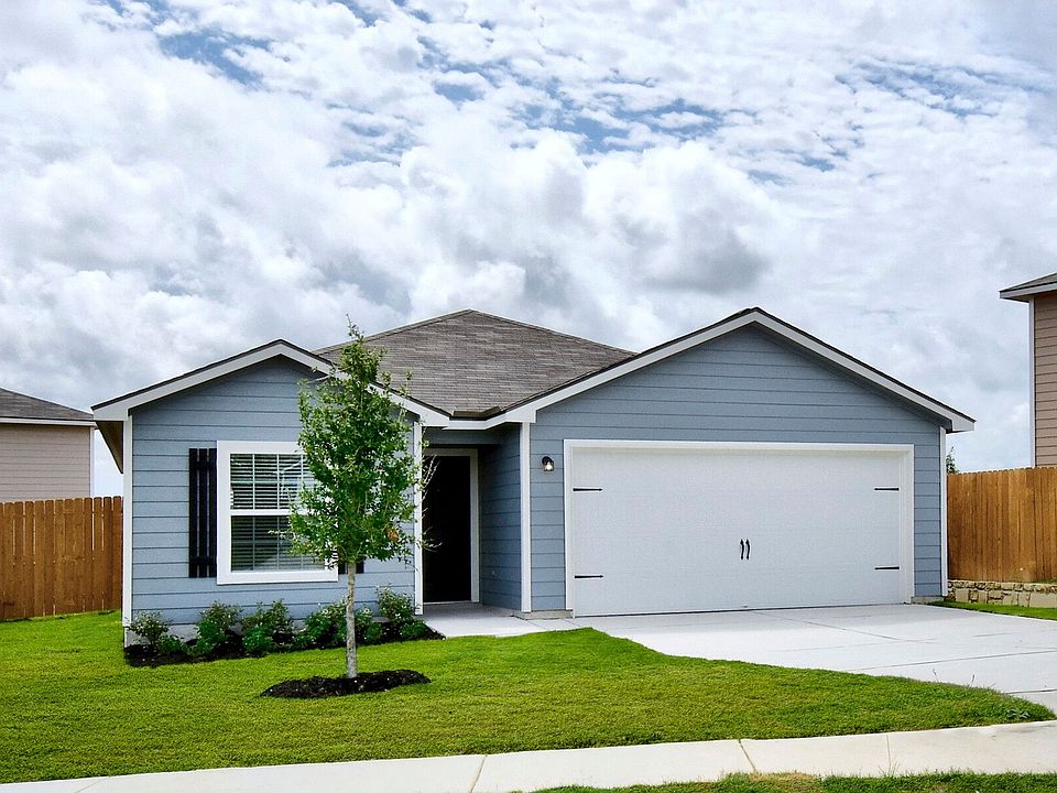 The gorgeous Maple plan is now available at Luckey Ranch