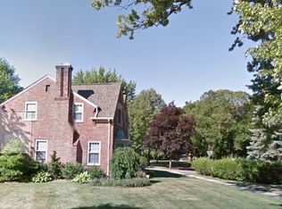 26401 Dundee Rd, Huntington Woods, MI 48070