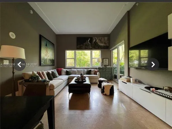 20000 Country Club Dr, Aventura, FL