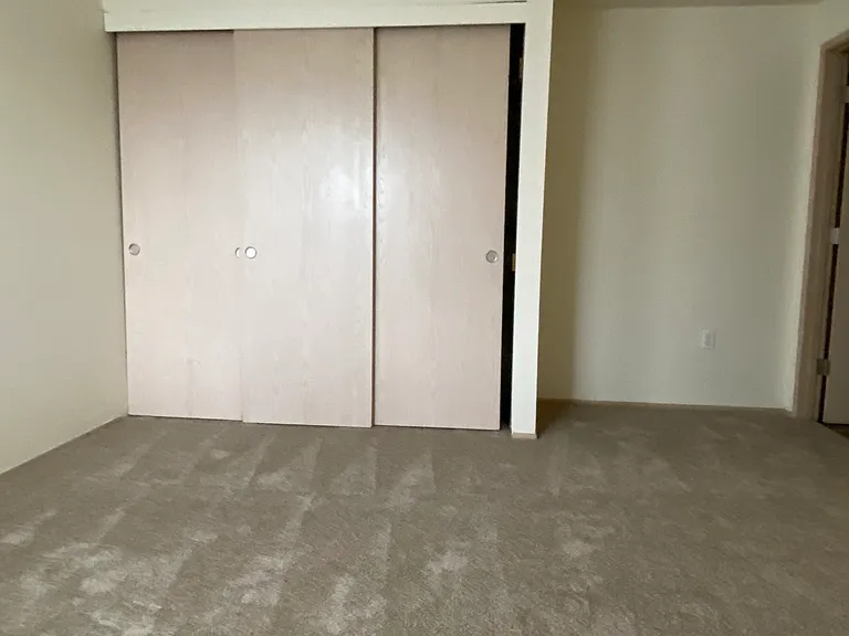 Chehalem Creek Apartments — Photo 23