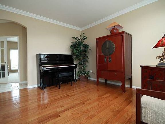 2nd image of 2508 Skylane Dr