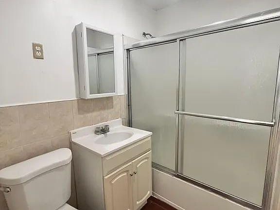 4th image of 124 Mallory Ave #2AE