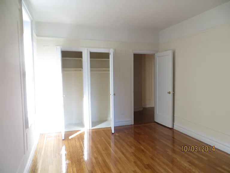 2138 Wallace Ave — Photo 9