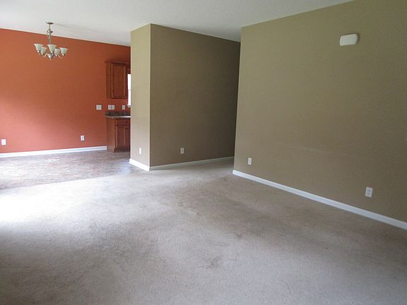 4th image of 319 New Hampshire Cir