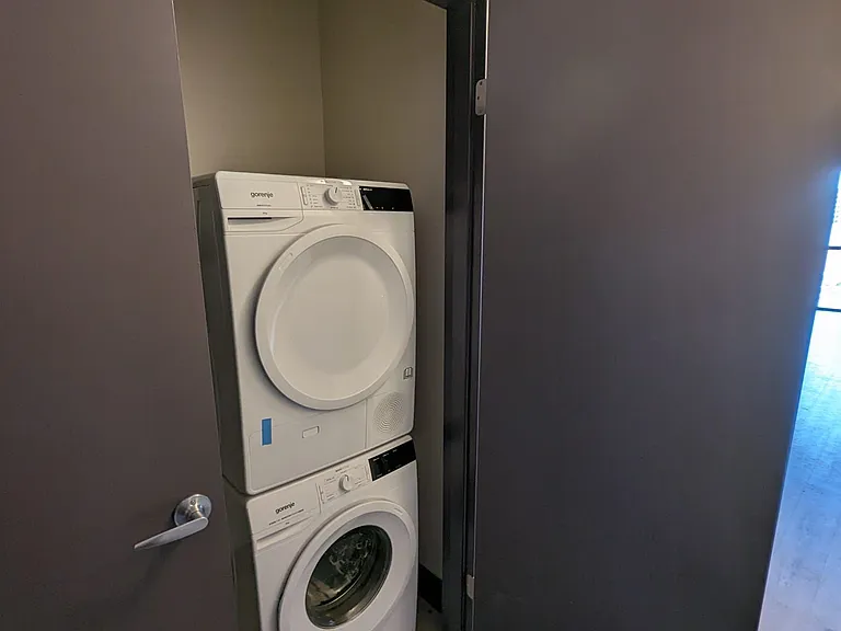 121 King St E #602 — Photo 3