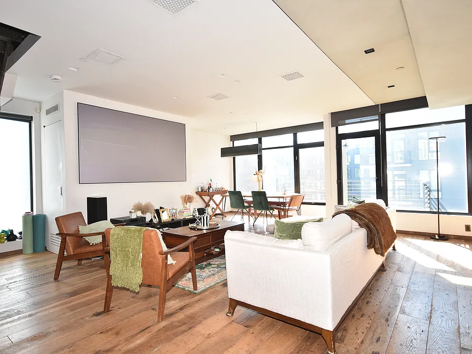102 Gold St #6F