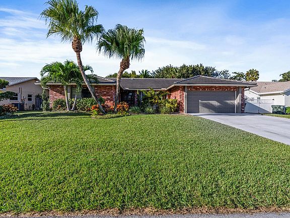3rd image of 3937 NW 22nd Street