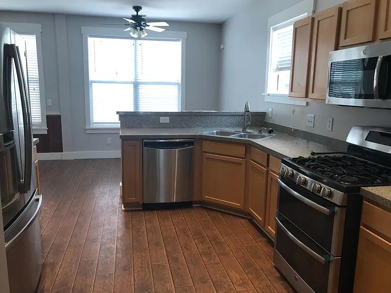 20 4th Ave #20 — Photo 11