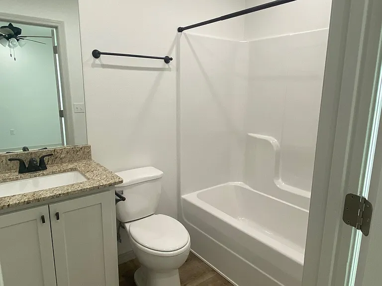 416 E G St #B — Photo 14
