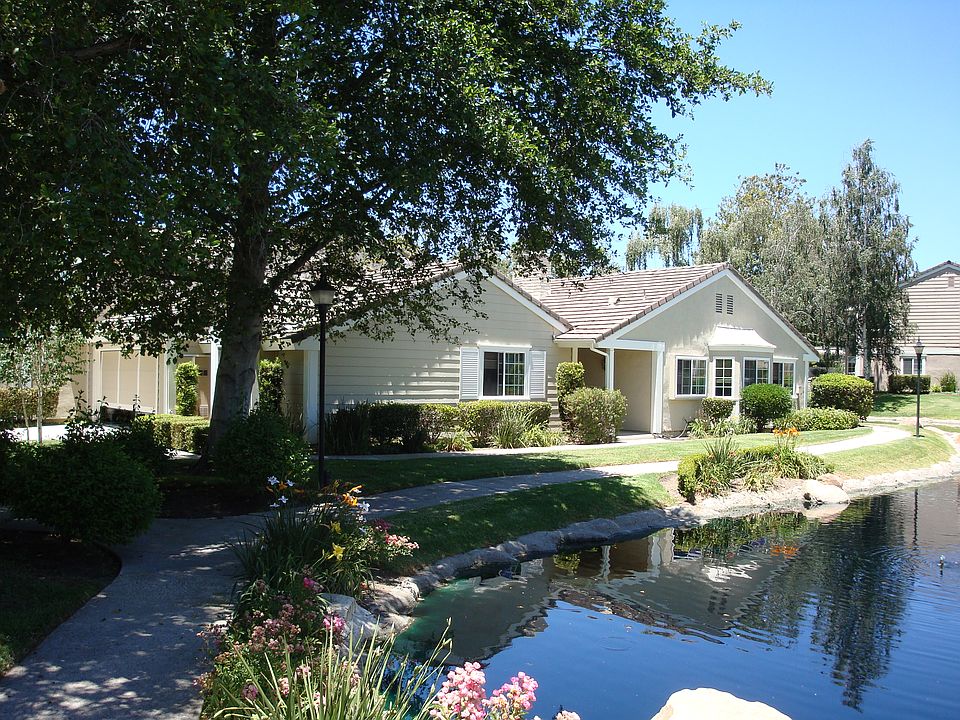 1st image of 2983 Shadow Brook Ln