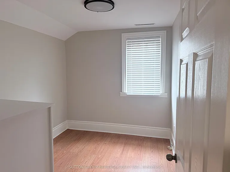 96 Brock St W #2 — Photo 10