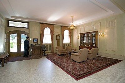 2nd image of 1000 Park Ave #4-E