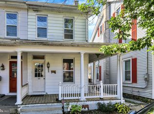 44 E Center St, Lititz, PA 17543