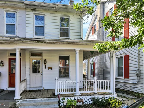 44 E Center St, Lititz, PA 17543