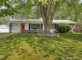 1671 Fairview St, Jenison, MI 49428