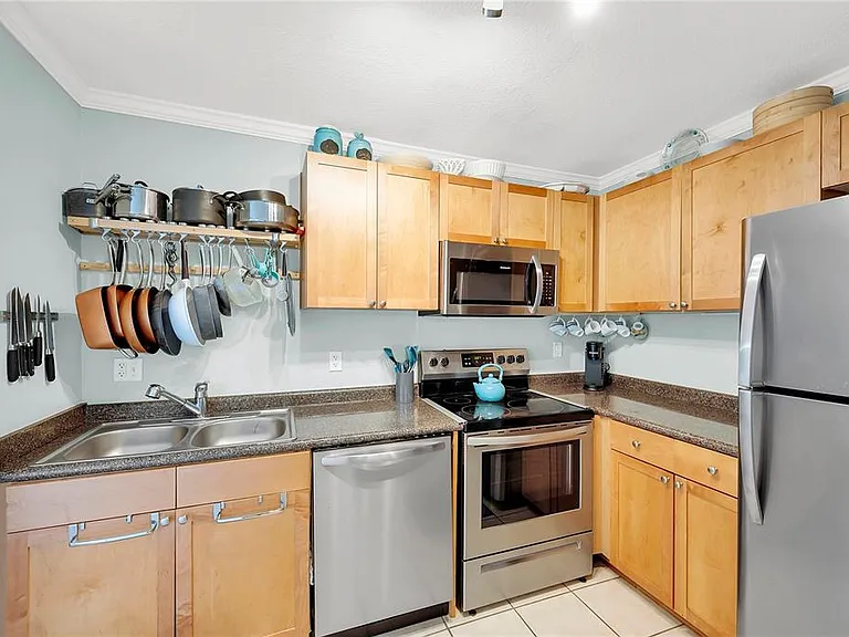 237 Seahorse Dr SE #H — Photo 8